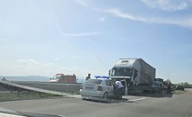 ТИР и кола катастрофираха на АМ "Тракия"