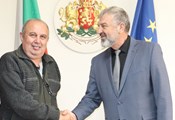 Драгомир Драганов посрещна родения в Русе елитен стрелец Таню Киряков