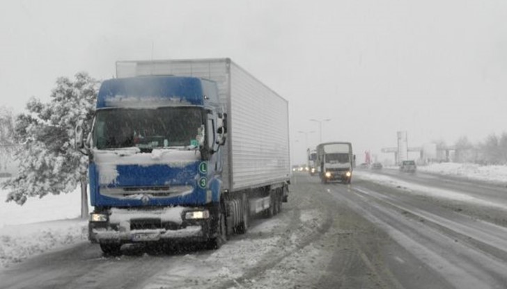 Възстановено е движението на моторни превозни средства по път І-2 Русе-Разград при моста на с. Писанец.