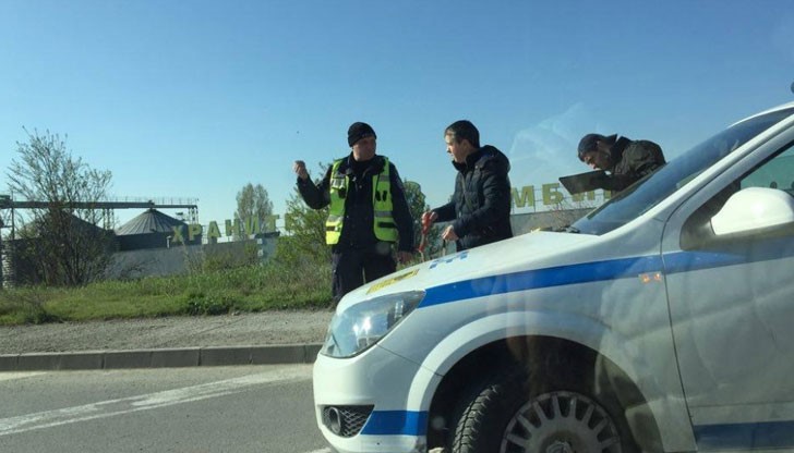 23-годишния водач Н.Й. от Варна блъска възрастен мъж, който пресича пътното платно