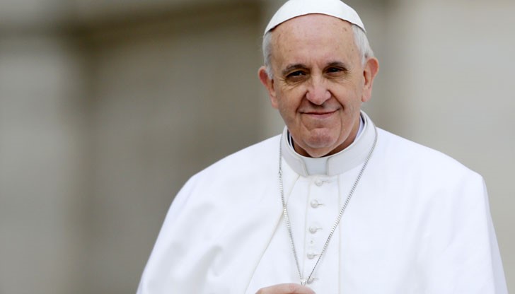 Своите поздрави към православните християни папата отправи и чрез социалната мрежа „Туитър“