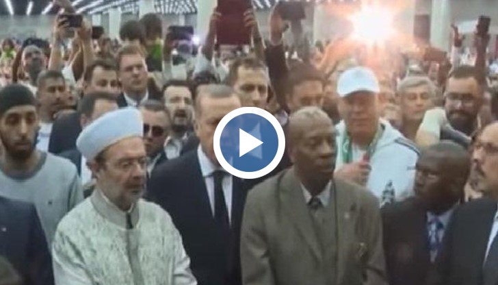 Реджеп Ердоган напусна с демонстрации