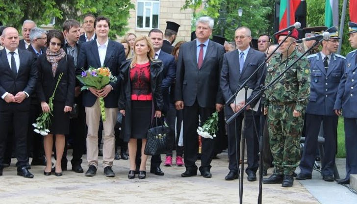 Областният управител пожела на всички, свързани с Русе, приповдигнат дух и благоденствие