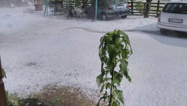 На кадрите се вижда какви поражения е нанесъл градът в северозападната ни съседка