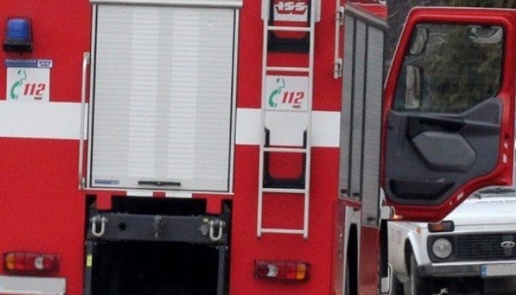 7 противопожарни екипа са на мястото на инцидента