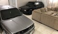 Американец скри BMW и Volkswagen от ураган в хола си