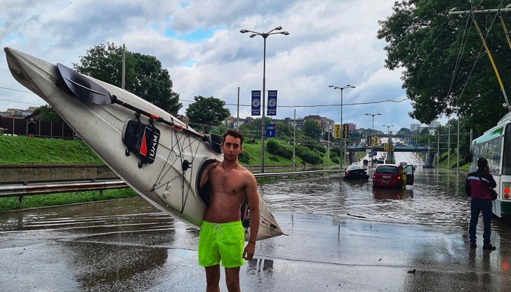 Русенец коментира призива на Пенчо Милков хората да не пътуват по време на дъжда