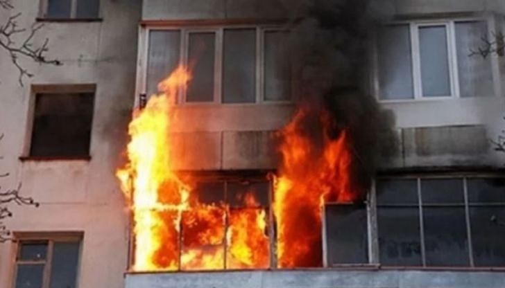 Целият апартамент е унищожен, като все още не е ясно откъде е тръгнал огънят