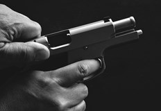 Млад мъж е прострелян смъртоносно в Сливен съобщиха от Областната