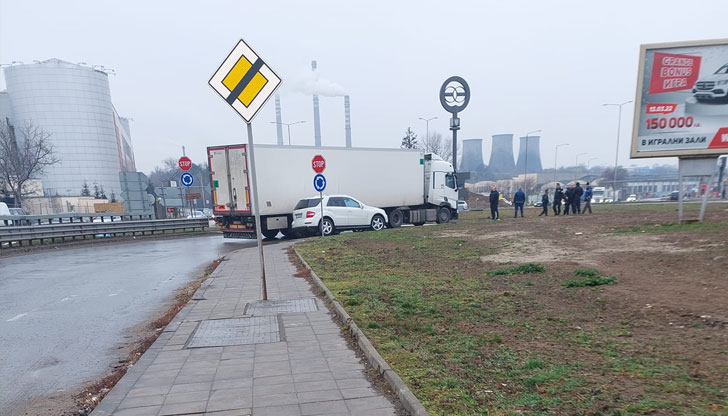 Тапа от автомобили се е образувала в района на "Дунав