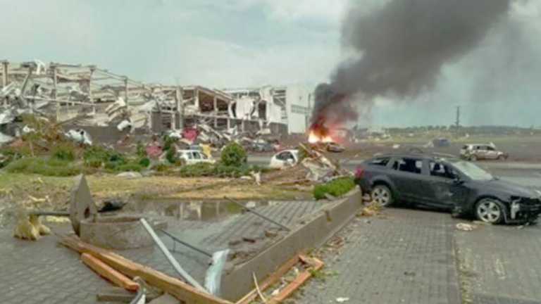 Природното бедствие унищожи домове и бизнеси и прекъсна електрозахранванетоДве торнада