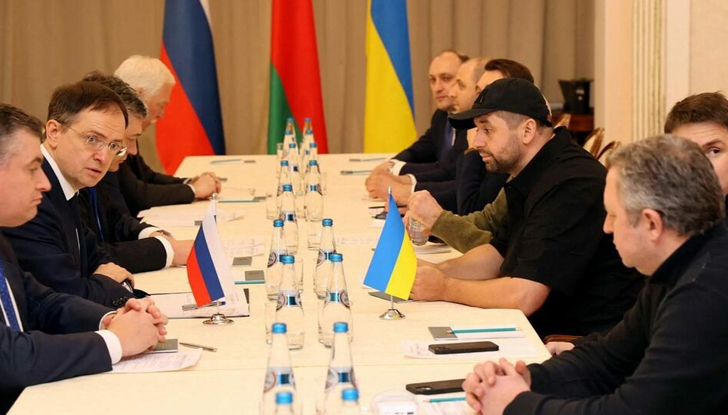 Украйна и Русия се споразумяха да отворят хуманитарни коридори за