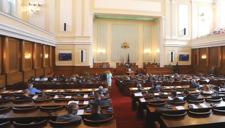 Парламентът прие на първо четене законопроекта за промени в Закона