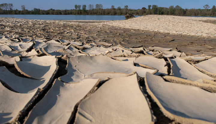 Незапомнена суша обхвана АпенинитеРека По почти пресъхна, заради 100-дневния период