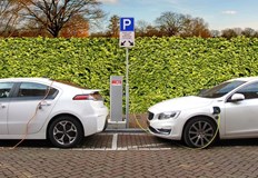 Към момента купувачите на електрически автомобили получават парични стимули до