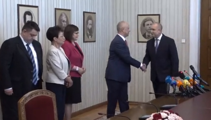 БСП връща неизпълнения трети мандатКорнелия Нинова и председателят на парламентарната