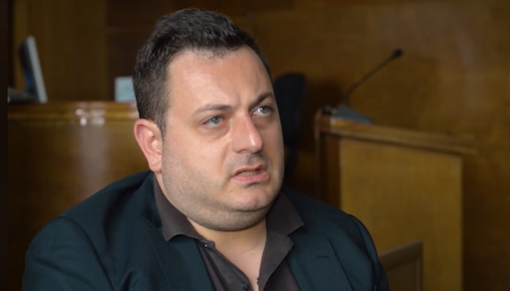 Адвокат Петър Николов осъди ВиК - Варна.Това става ясно от