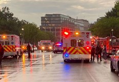 Двама души поразени от мълния близо до Белия дом снощи