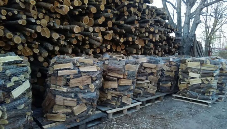 Продължава поскъпването на дървата за огрев в цялата страна В големите