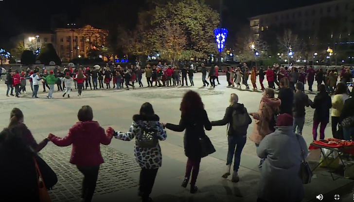 То беше поведено от известни русенски танцьори, към които се