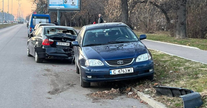 Инцидентите са на булевард Цариградско шосеШофьор направи две катастрофи в