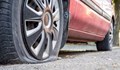 Вандал драска коли и пука гуми на паркинг в Русе