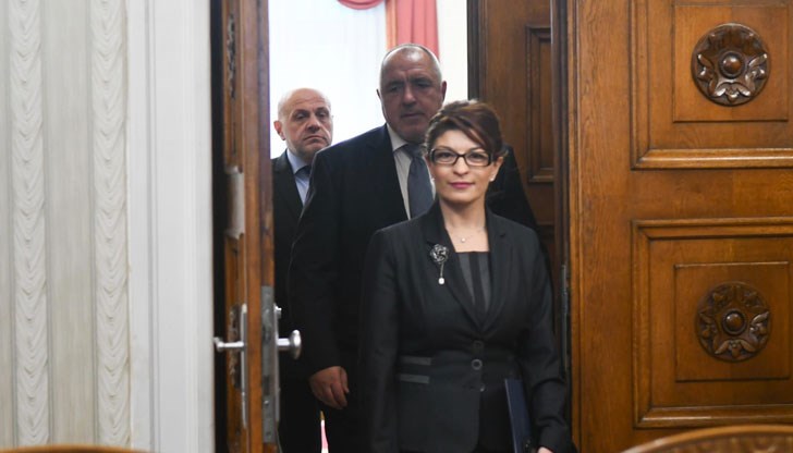При евентуален кабинет на ГЕРБ – СДС и ПП – ДБ, задължително премиерът трябва да е от ГЕРБ – СДС, заяви Атанасова
