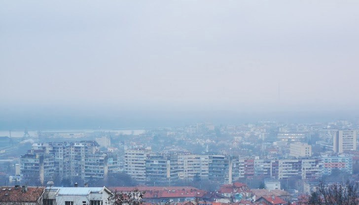 Това е неизпълнение на изискванията за качество на атмосферния въздух и е превишаване на среднодневната норма до 35 пъти в годишен план