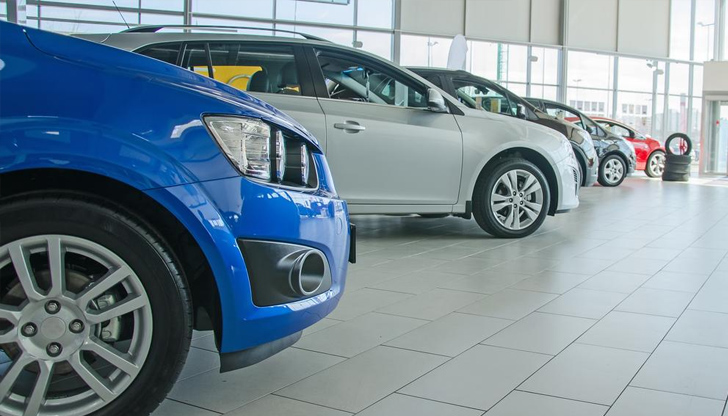 “Price War Expected as Car Market Faces Overproduction, Analysts Warn”