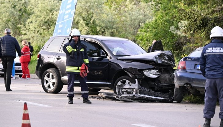 Експертиза ще покаже с каква скорост са се движили автомобилите