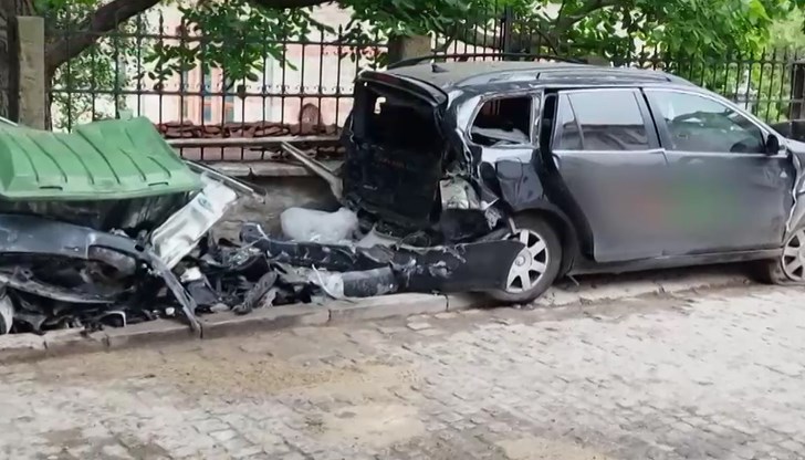 Полицията е хвърляла шипове по асфалта, за да спре водача