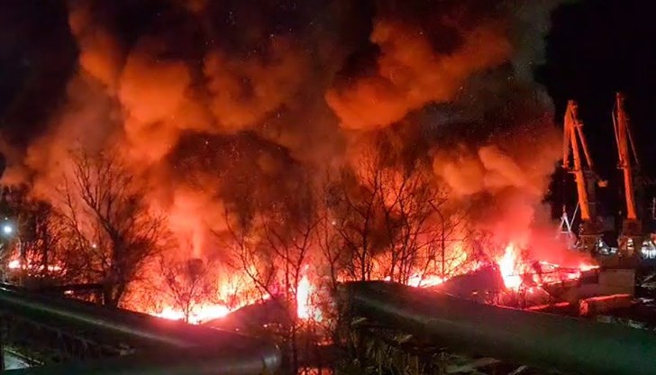 Властите твърдят, че в резултат на удара има множество жертви сред служителите на петролното депо