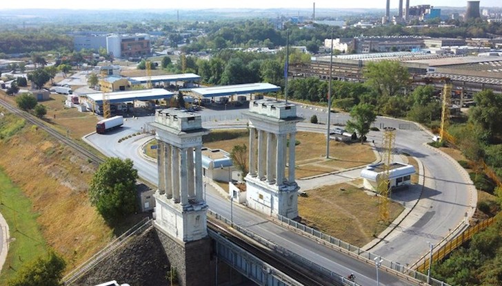 Движението в 20-метров участък ще бъде пропускано поетапно в двете посоки в едната лента