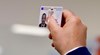 Калин Стоянов получи първата лична карта от ново поколение