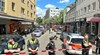 Полицията в Германия простреля мъж с кирка на футболно шествие