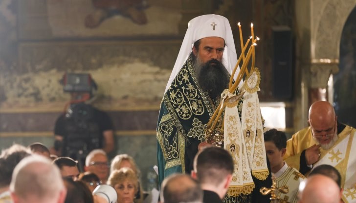 Новоизбраният български патриарх Даниил, който е и Софийски митрополит, отправи молитва и благослови българския народ
