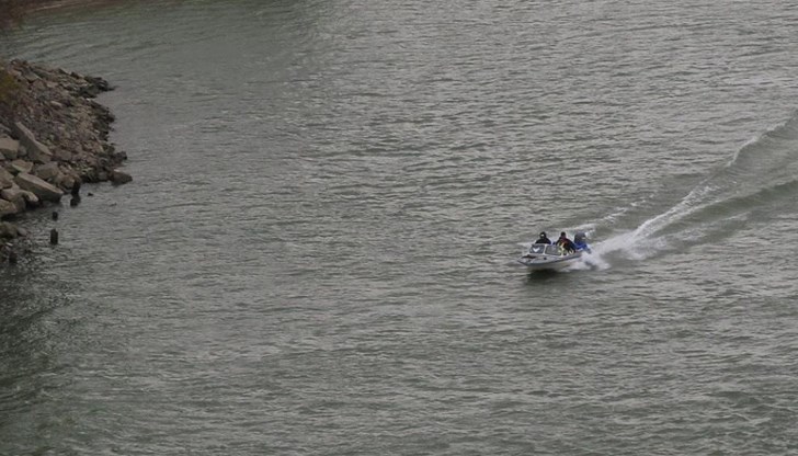 Мъжът е паднал във водата по време на акостиране на кораб в пристанището на Гюргево