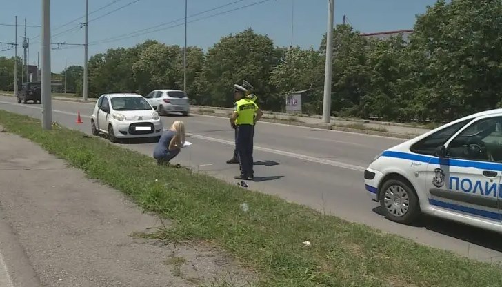 Автомобил блъсна две деца в Русе