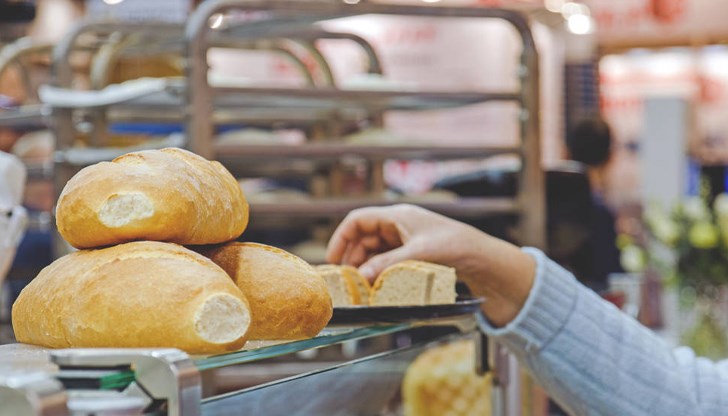 Има риск най-масовите видове хляб от рафта в магазините да изчезнат