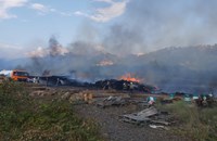 Пожар погълна над 200 кубика дървени трупи близо до Дом за възрастни хора в Кочериново