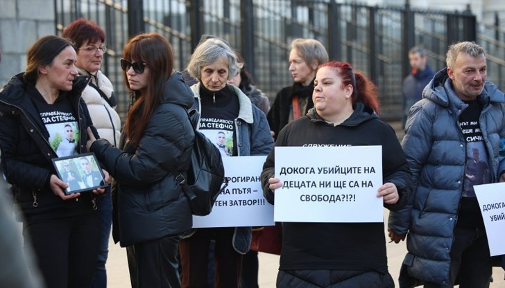 Прокурорът по делото за смъртта на Стефан Идакиев, според близките на жертвата, е изнесъл "защитна пледоария, насочена към пълното оправдаване на пътния убиец"