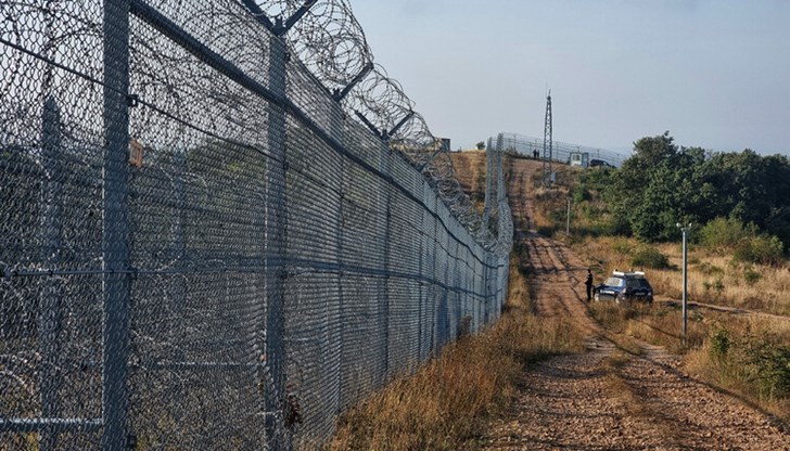 Задържаните са заявили, че са искали да преминат в България, откъдето да заминат за Европа