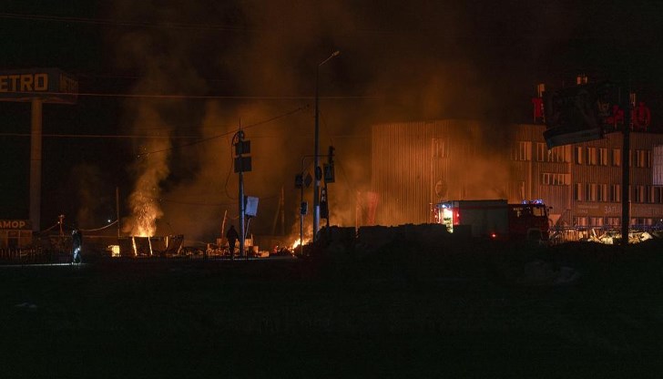 Лекари се борят за живота на тежко ранени полицаи