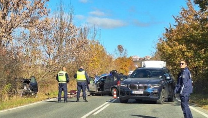 Челният удар между два леки автомобила е станал близо до град Обзор