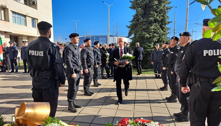 Заместник-председателят Ивайло Йорданов поднесе поздравления по повод професионалния празник на Българската национална полиция