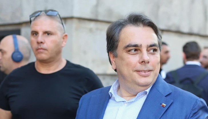 Държавното обвинение поиска постоянен арест сътрудника на Асен Василев Държавното обвинение поиска постоянен арест сътрудника на Асен Василев