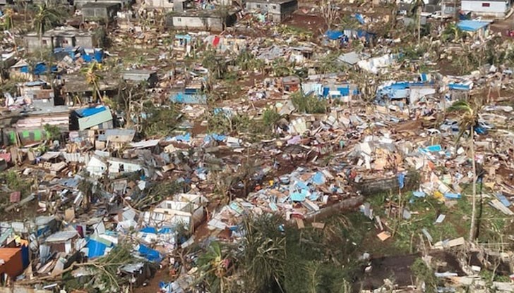 Разрушителната стихия остави десетки хиляди без дом Разрушителната стихия остави десетки хиляди без дом