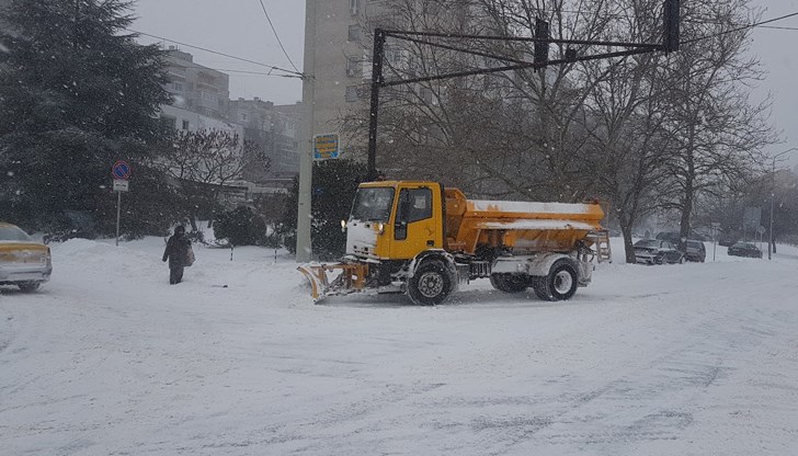 Снегопочистващата техника е в пълна готовност, съобщиха от Община Русе