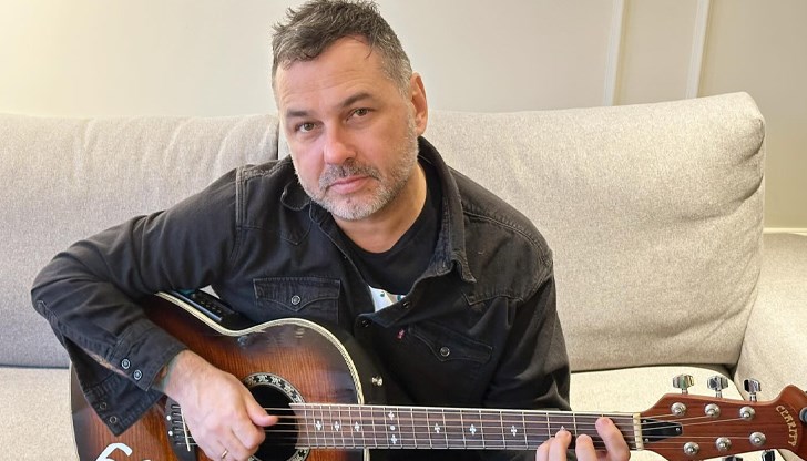 Фронтменът на групата реагира остро след назначението на басиста Боян Петков за шеф на дружеството Фронтменът на групата реагира остро след назначението на басиста Боян Петков за шеф на дружеството