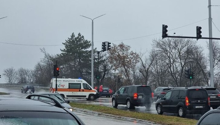 Втори екип на Спешна помощ прегледа участниците в инцидента